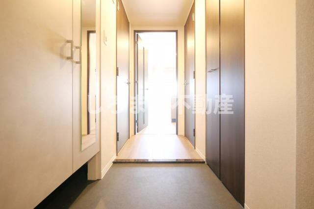 エスリードレジデンス大阪谷町ザ・マークスの玄関