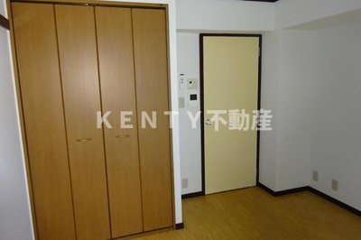 【居間・リビング】 | メゾン大森北３ | ゆったり過ごせる居間です