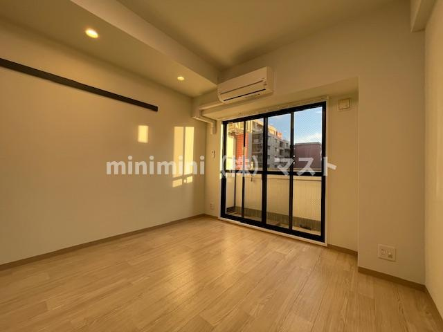 ブルービー桜川駅前の居間・リビング