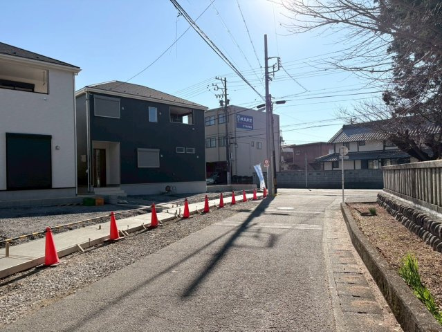 クワイエ　岐阜市長森本町２丁目第１　全２区画分譲の前面道路含む現地写真|■前面道路　■ヤマダ不動産　株式会社リライフ　
■夢のマイホーム購入をフルサポートします！