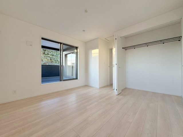 クワイエ　岐阜市長森本町２丁目第１　全２区画分譲のトイレ|超表面平滑加工とイオンパワーの「セフィオンテクト」加工で、汚れが付きにくく落ちやすい仕様のトイレです。
またツイントルネード洗浄で少ない水でも前方の返し部分から後方部までしっかり洗浄できます！