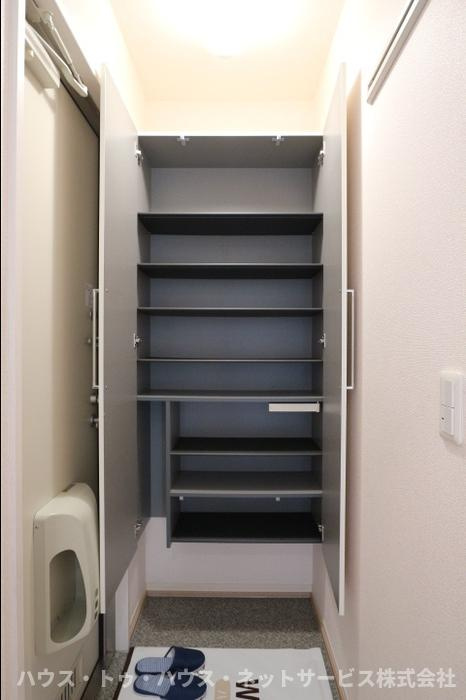 グラシューズ　Ⅱの玄関