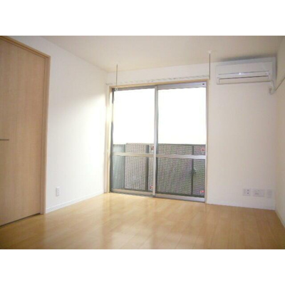 【居間・リビング】 | グリーンエイト野方 | 明るい洋室！