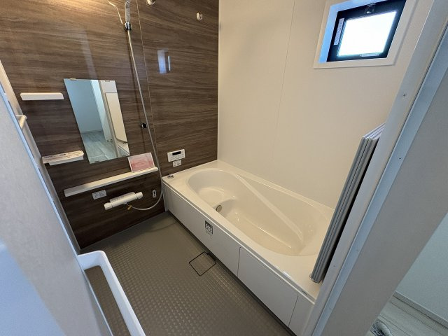 【内装】 | 糟屋郡志免町片峰4丁目4期　1号棟（全2棟）【仲介手数料無料・0円】 | 施工例。浴室です。施工例は完成時と異なる場合があります。