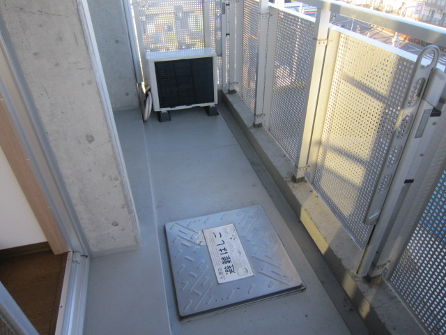 小金井市梶野町５丁目の賃貸マンションのバルコニー