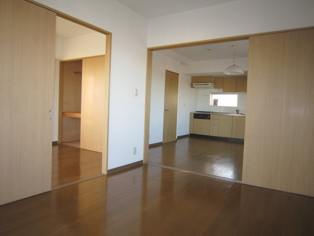 小金井市梶野町５丁目の賃貸マンションの居間・リビング