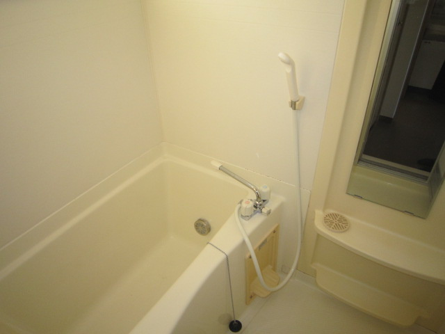 小金井市梶野町５丁目の賃貸マンションの浴室