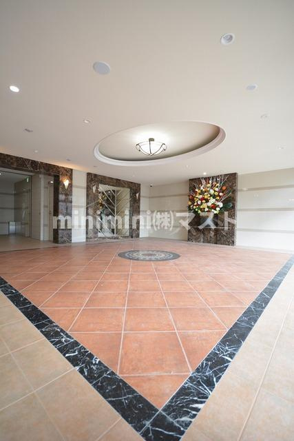 ラグゼ難波南のロビー