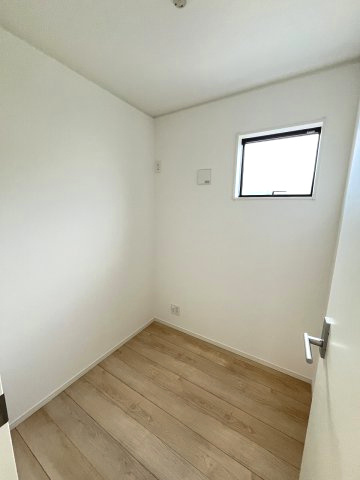 【収納】 | 糟屋郡須恵町新原第5　1号棟（全3棟）【仲介手数料無料・0円】 | 施工例。施工例は完成時と異なる場合があります。