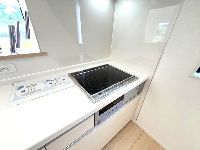 【キッチン】 | 糟屋郡須恵町新原第5　1号棟（全3棟）【仲介手数料無料・0円】 | 施工例。施工例は完成時と異なる場合があります。