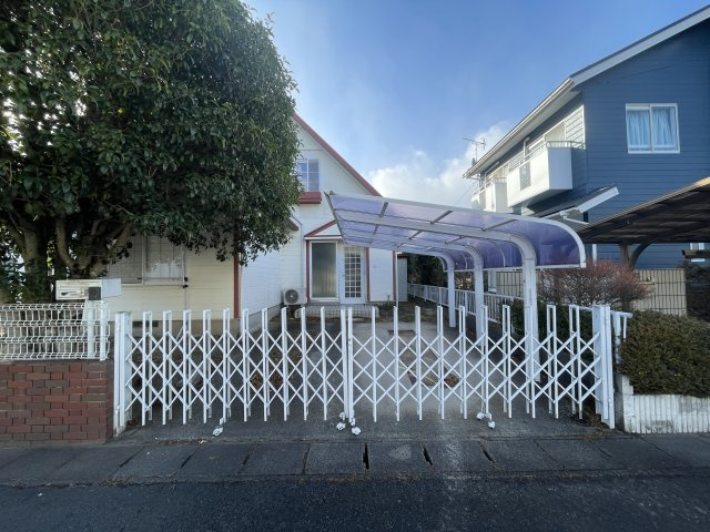 想定賃料年144万　想定利回り10.29％　木造戸建のその他|カーポート付きで車の乗り降りも雨に濡れることなくできます！小さなお子様のいるご家庭におすすめ♪