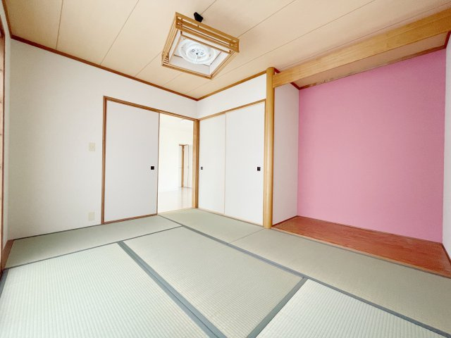 想定賃料年144万　想定利回り10.29％　木造戸建の和室|板間付きなので生け花などおもてなしの飾りも置けるくつろぎ空間♪