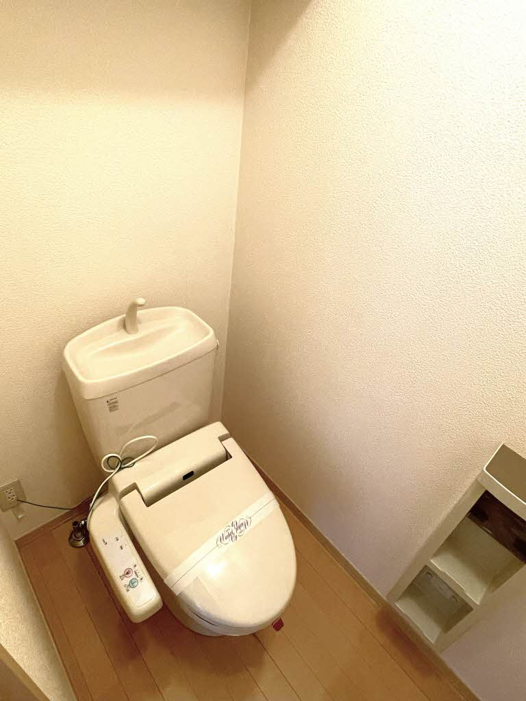 シャーメゾン津志田のトイレ
