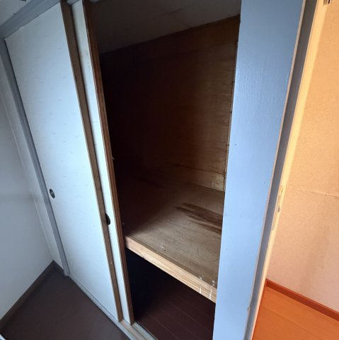 登別市桜木町2丁目14-4戸建の収納