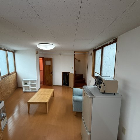 登別市桜木町2丁目14-4戸建の居間・リビング