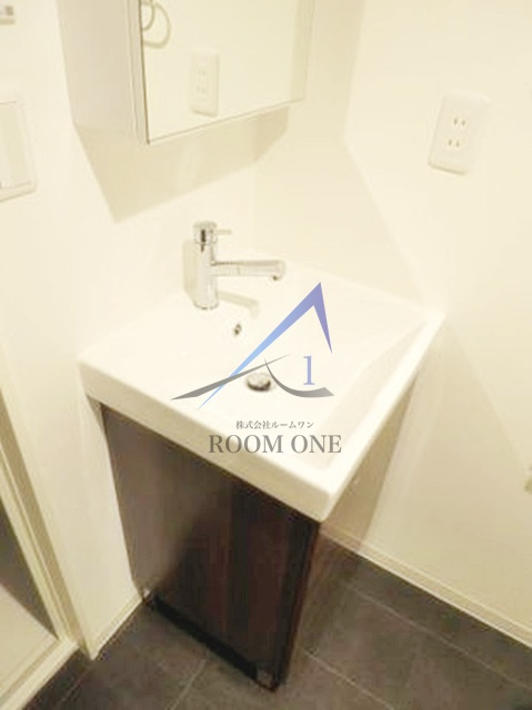 アーバンステージ門前仲町Ⅲの居間・リビング|洗面台です。