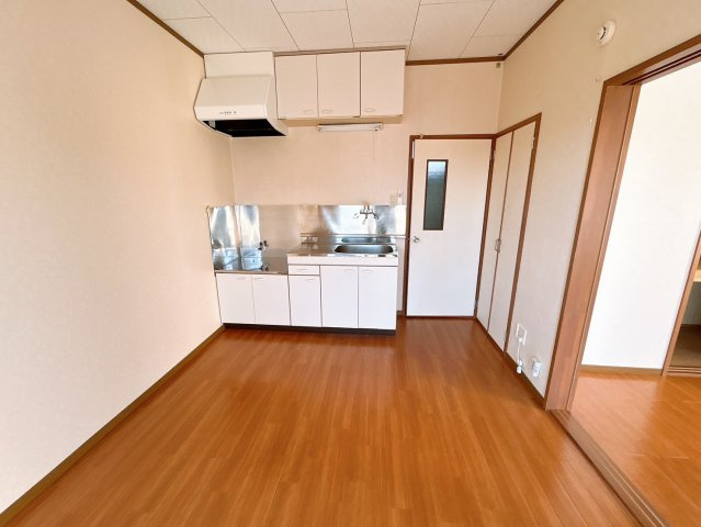 セゾン・ド・ジュネスの居間・リビング