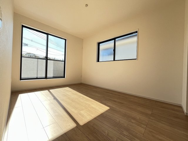 【寝室】 | 糟屋郡志免町片峰4丁目4期　2号棟（全2棟）【仲介手数料無料・0円】 | 施工例。施工例は完成時と異なる場合があります。