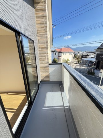 【バルコニー】 | 糟屋郡志免町片峰4丁目4期　2号棟（全2棟）【仲介手数料無料・0円】 | 施工例。施工例は完成時と異なる場合があります。