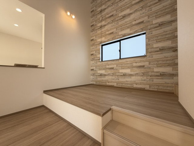 【居間・リビング】 | 読谷村大湾（限定1棟） | A号棟　LDK22.5帖♪解放感溢れるスキップフロア付き吹抜リビング♪