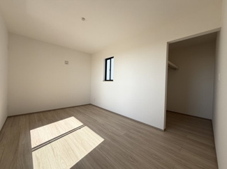 【洋室】 | 読谷村大湾（限定1棟） | A号棟　洋室6.75帖＋WIC付き♪