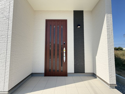 【玄関】 | 読谷村大湾（限定1棟） | A号棟　スマートキー付き♪