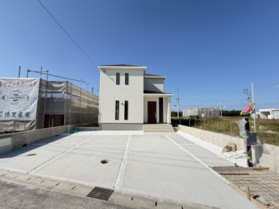 【外観】 | 読谷村大湾（限定1棟） | A号棟　並列駐車3台可♪