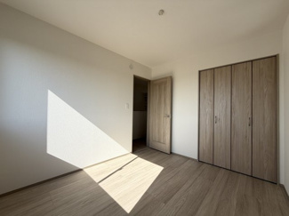 【洋室】 | 読谷村大湾（限定1棟） | A号棟　洋室5.25帖＋CL付き♪