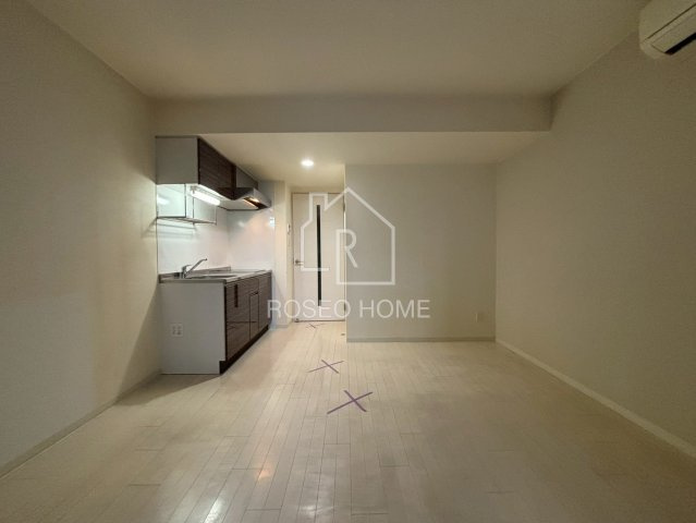 エス・キュート南森町の居間・リビング