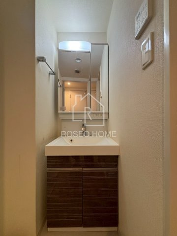 エス・キュート南森町の洗面所