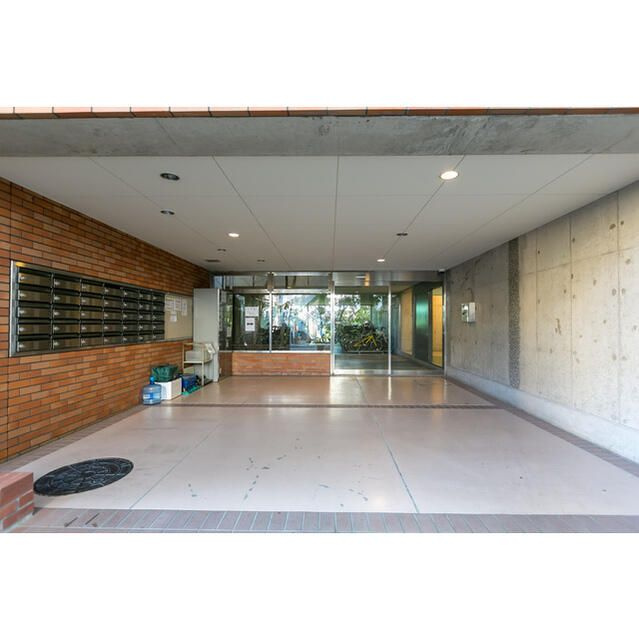 目黒LFVのエントランス