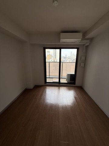 Metrosa弁天町の洋室