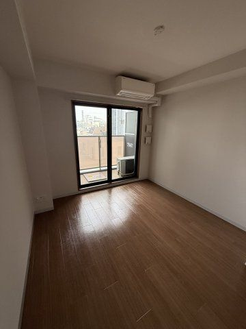 Metrosa弁天町の洋室