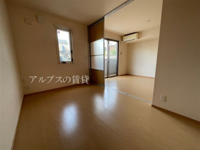 【寝室】 | ウエストバード