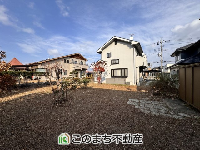 大田原市浅香３丁目中古戸建の庭|大きなお庭でご家族や友人を招いてＢＢＱもできますね！お子様の水遊びにもぴったりです☆