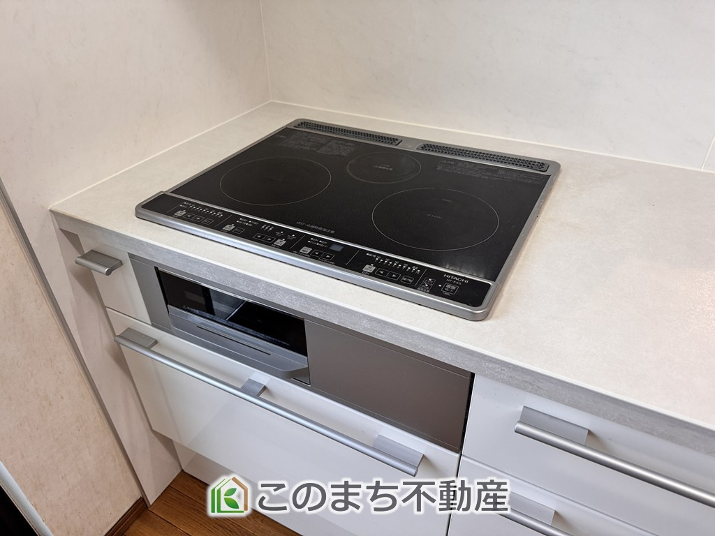 大田原市浅香３丁目中古戸建のキッチン|IHクッキングヒーターで調理もお掃除も楽々です♪