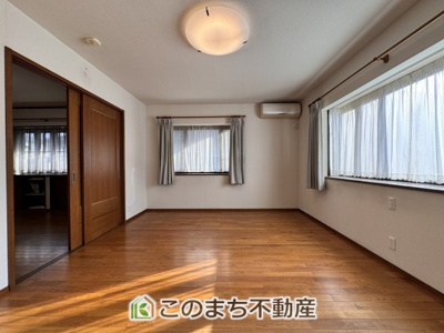 【洋室】 | 大田原市浅香３丁目中古戸建 | 南向きで陽当たりの良い洋室♪風通しもよく快適です☆