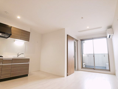 【居間・リビング】 | REGALEST観音【名古屋市賃貸・宅配ボックス】