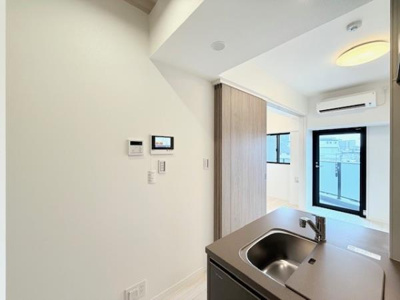 【居間・リビング】 | アジールコート町屋 | 町屋の賃貸物件。
「アジールコート町屋」のことなら(株)メイワ・エステートへお任せください。