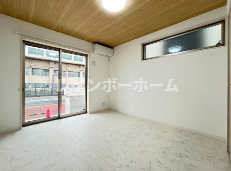 コンフォート蕨　WESTの居間・リビング