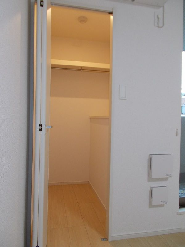 ヴェルニ上中里の収納