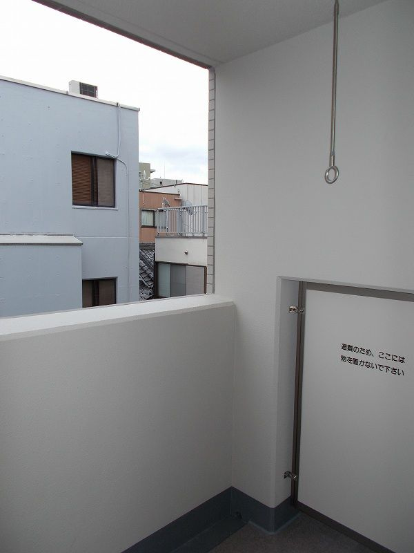 ヴェルニ上中里のバルコニー