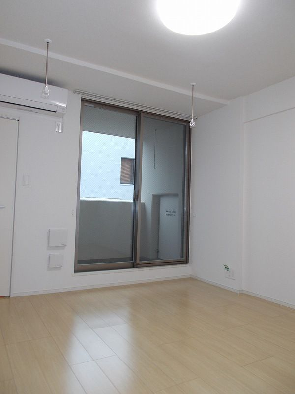 ヴェルニ上中里の居間・リビング