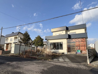 【外観】 | 余市町黒川町16丁目 一戸建 | 敷地南向80坪・山並み望む開放的な眺め・リフォーム歴あり♪