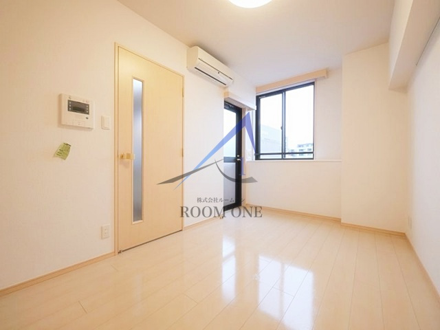 セジョリ横浜みなとみらいの居間・リビング|洋室のお部屋です。