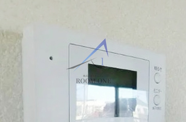 ロイヤルサニーハイツのセキュリティ|モニター付きインターホンです。