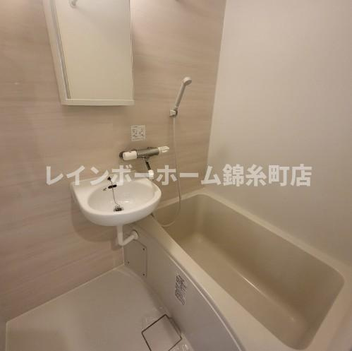 アーベインテラス千住緑町B棟の浴室