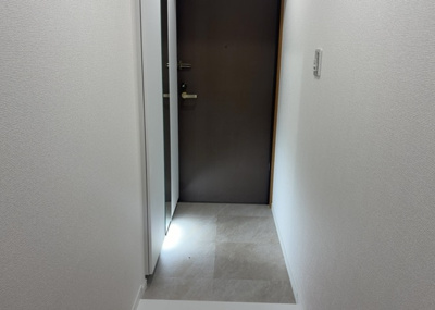 【ロビー】 | ハイホーム淵野辺 | ロビーというと、エントランスと何がちがうの？と思いますよね。実はロビーとエントランスには明確な決まりはありません。物件によっては、エントランスを入って広がるある程度の広さのある空間がロビーとなります。