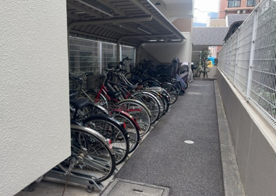 【外観】 | ハイホーム淵野辺 | 隣家の土地はどうなっているのか、生活利便施設が近くにあるのか、学校まで近いかなど、お客様のライフスタイルにあわせたイメージが重要です。また、近くにあると困る施設が近くにないかも確認するといいでしょう。