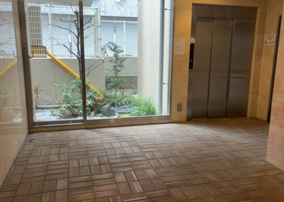 【内装】 | ハイホーム淵野辺 | 共有部分は、住民なら誰もが使える設備のこと。例えば駐車場やエレベーター、インターネット設備、セキュリティ設備などがあります。他にも、マンションの廊下・外部階段やエントランス・ゴミ置き場などがあります。